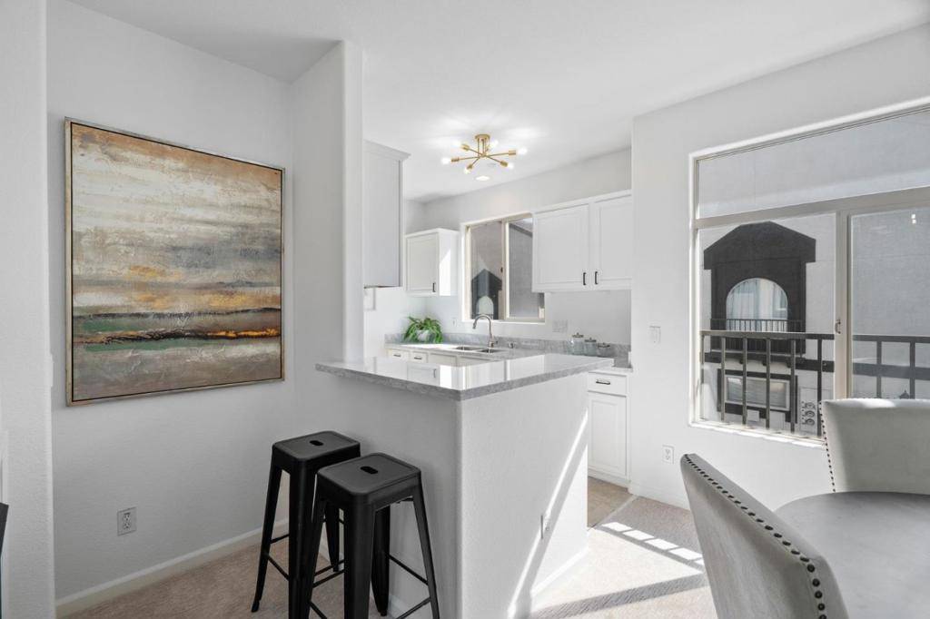 Hayward, CA 94544,25118 Angelina LN #20