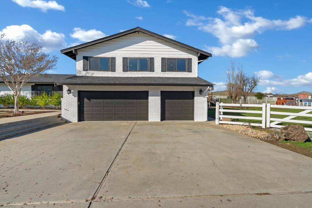 Gilroy, CA 95020,8202 Honeybee CT