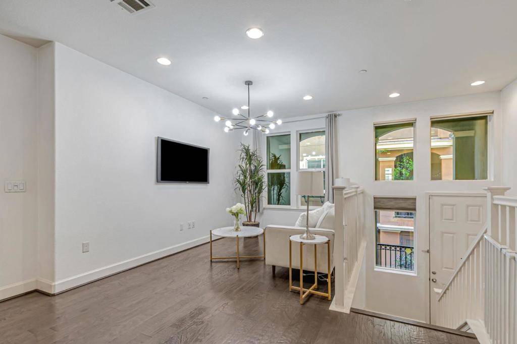 Milpitas, CA 95035,168 Currlin CIR