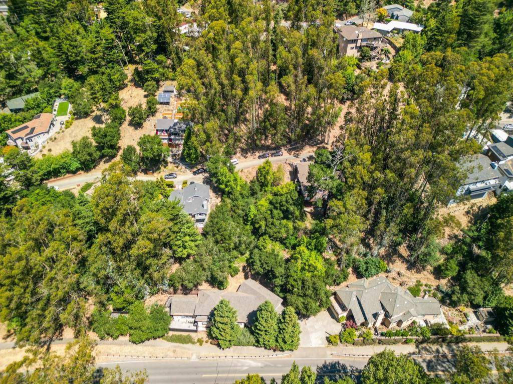 Oakland, CA 94611,7220 Woodrow DR