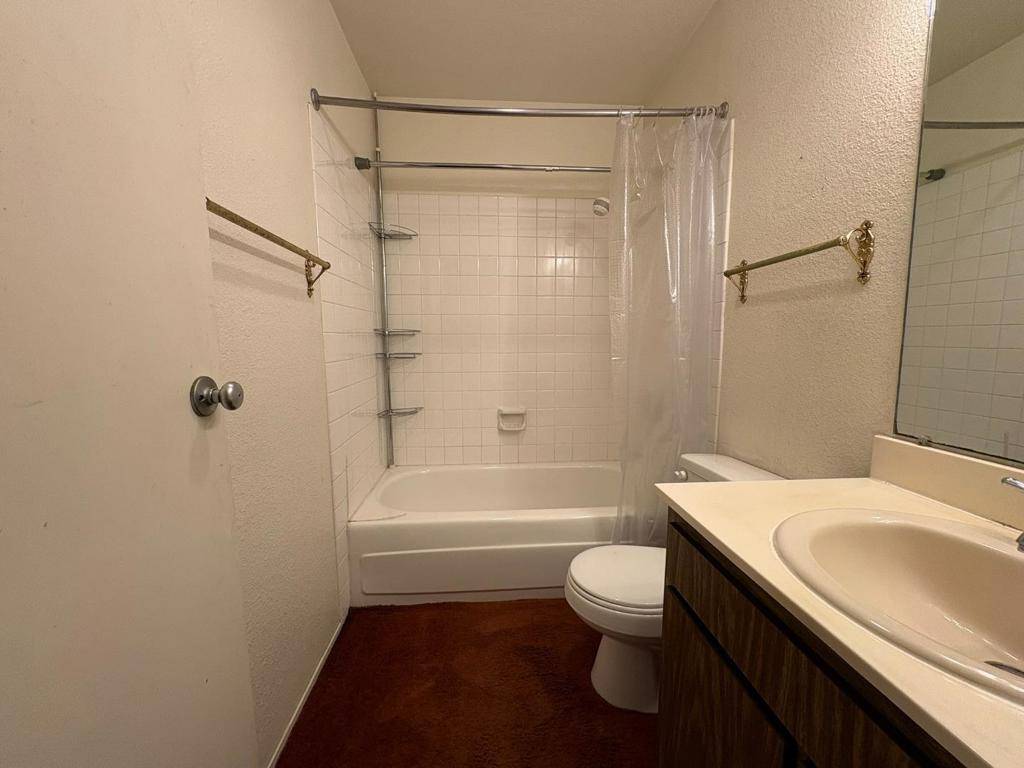 Daly City, CA 94015,370 Imperial WAY #217