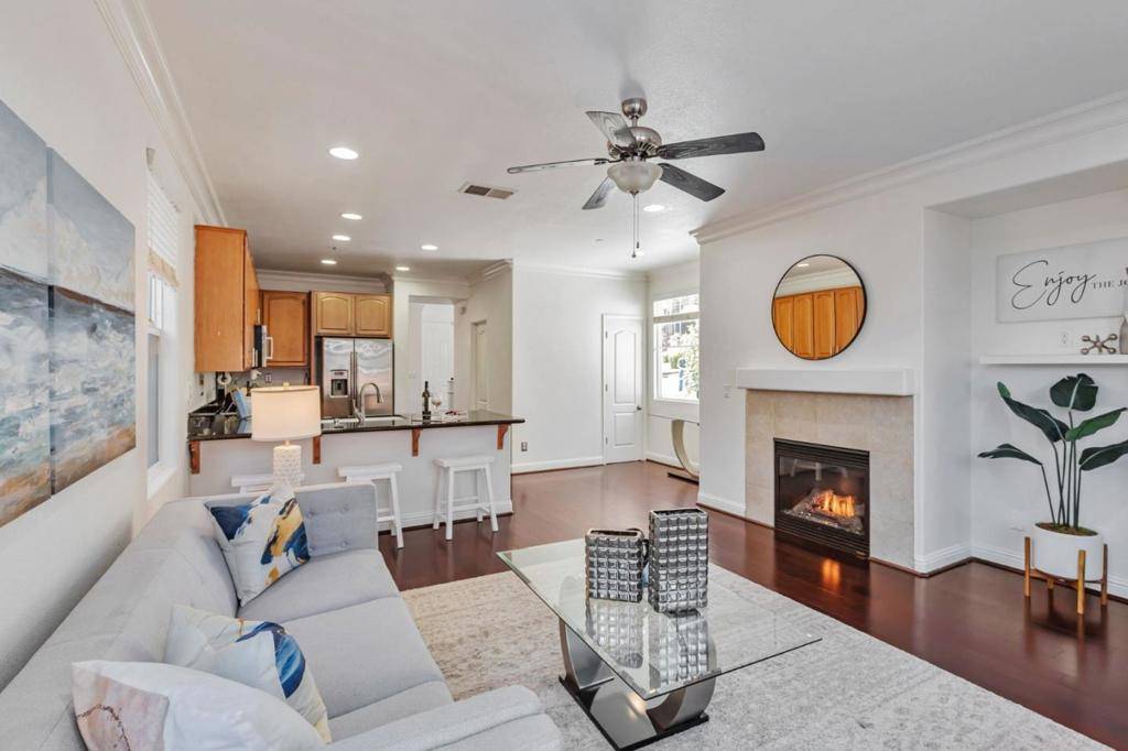 Gilroy, CA 95020,8940 Acorn WAY