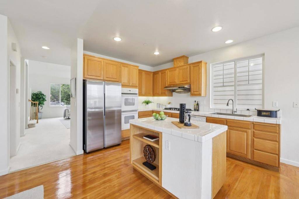 South San Francisco, CA 94080,158 Oak AVE