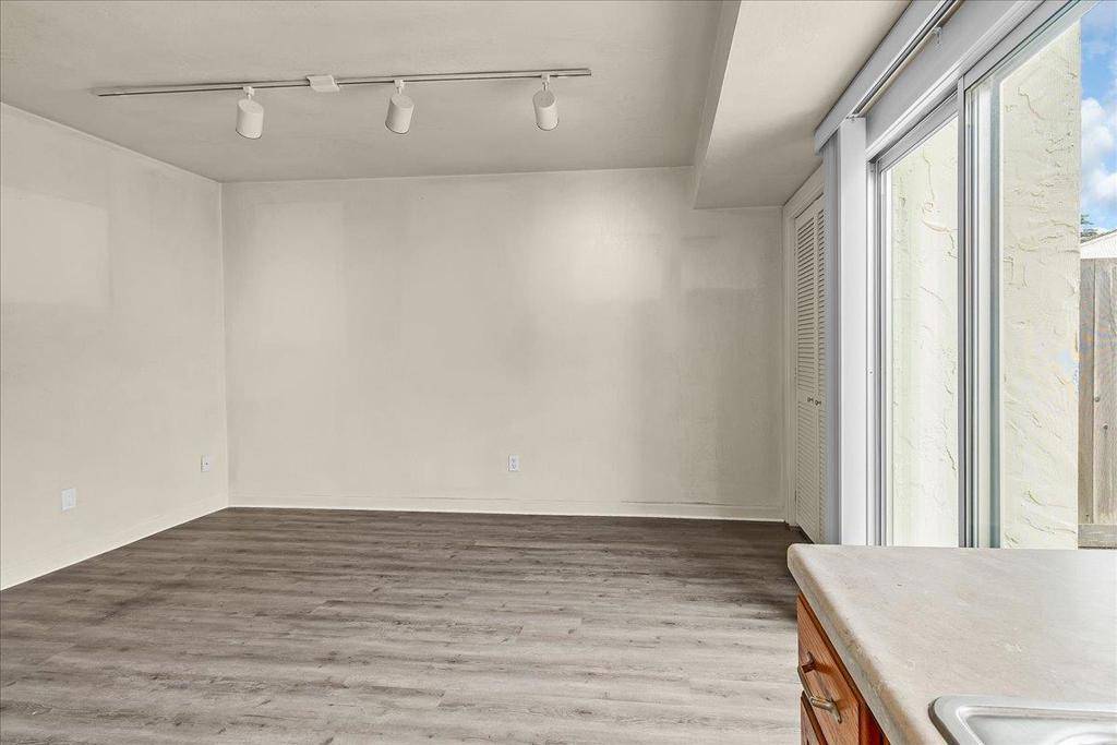 Marina, CA 93933,3137 Seacrest AVE #17