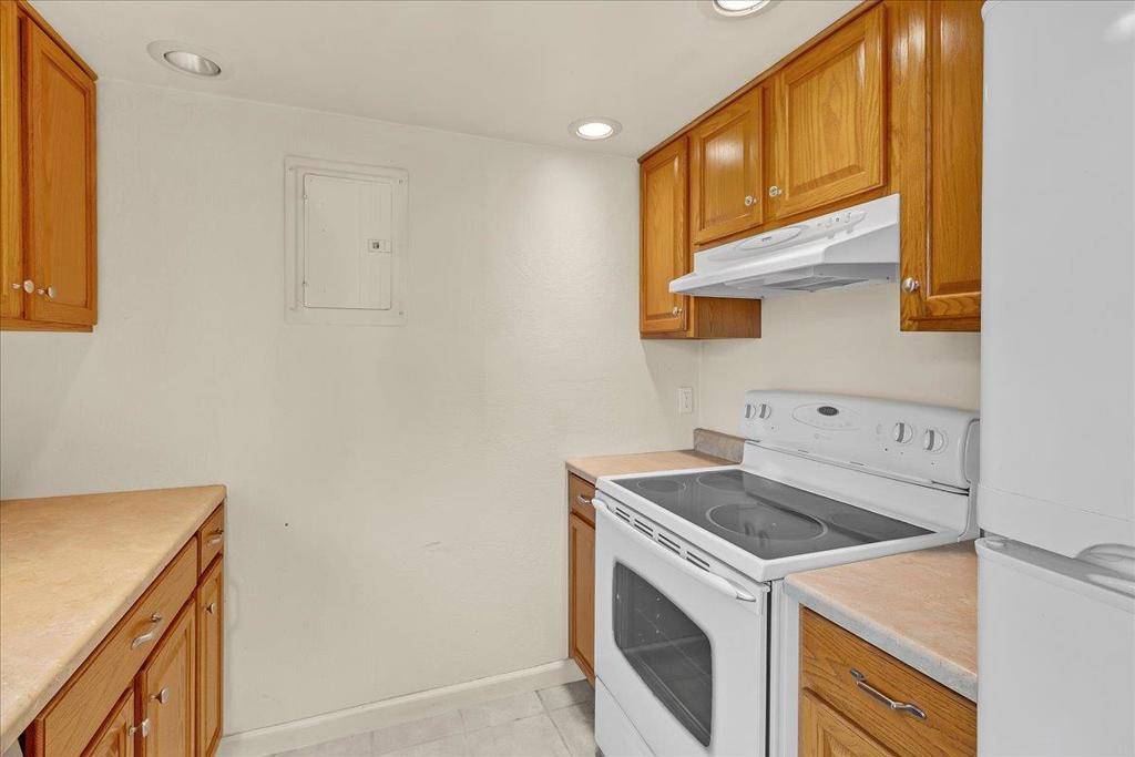 Marina, CA 93933,3137 Seacrest AVE #17