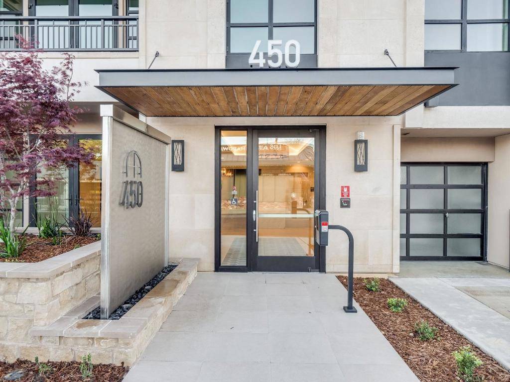 Los Altos, CA 94022,450 1st #206