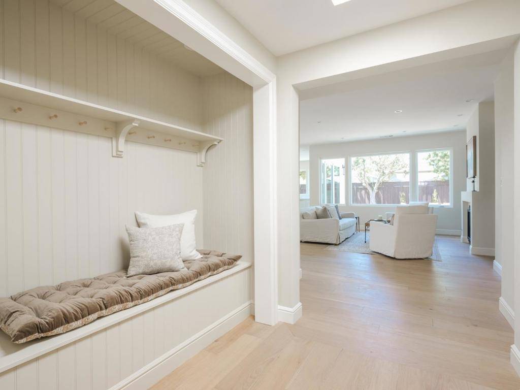 Redwood City, CA 94062,362 Topaz ST