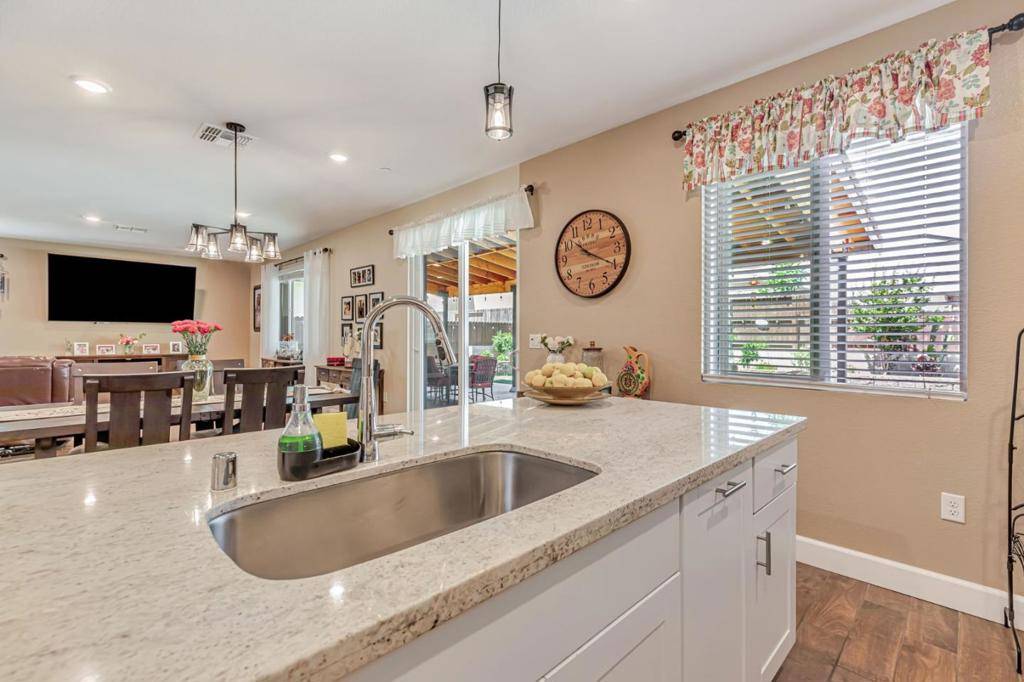 Hollister, CA 95023,2340 Hibiscus DR