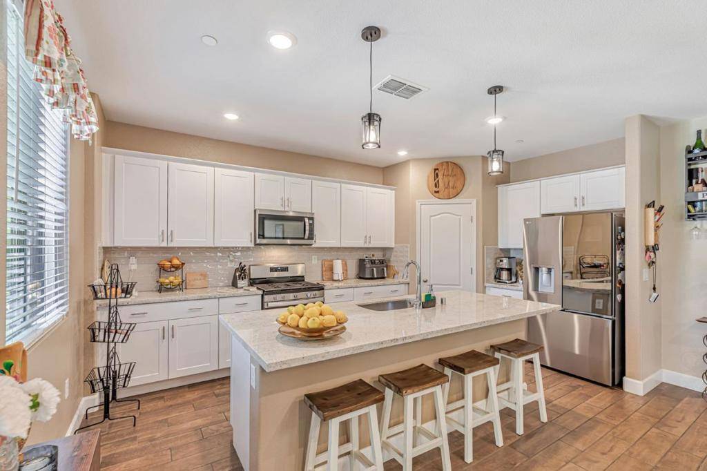 Hollister, CA 95023,2340 Hibiscus DR