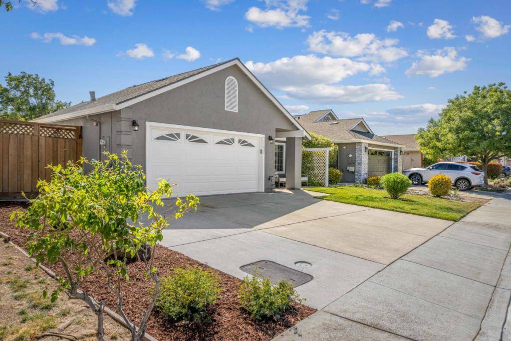Morgan Hill, CA 95037,17437 Calle Del Sol