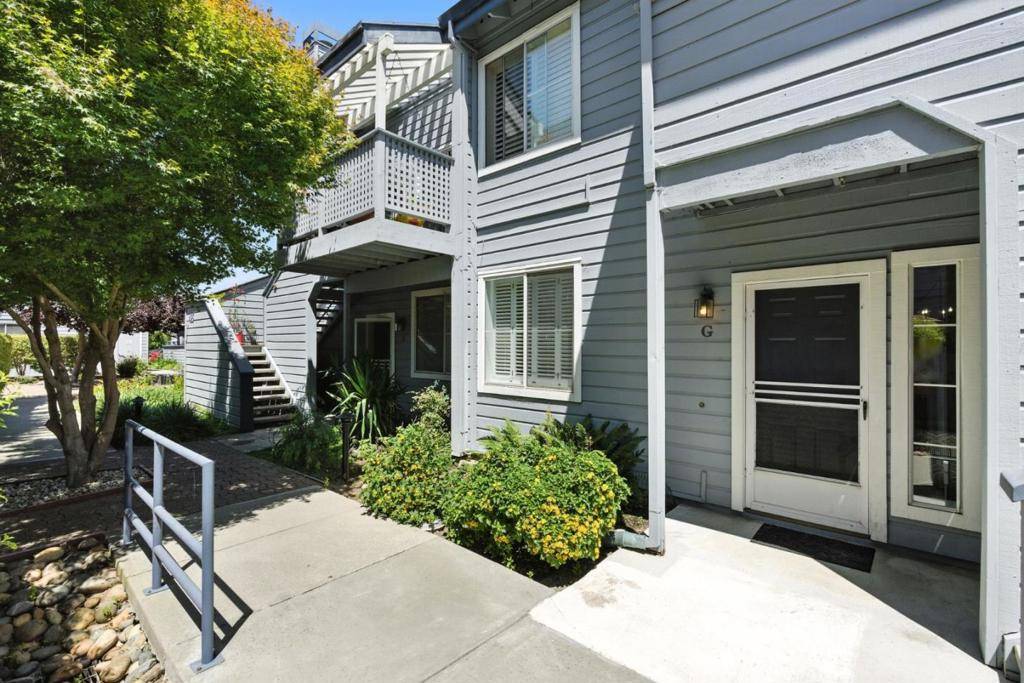 Redwood City, CA 94065,425 Cork Harbour CIR #G