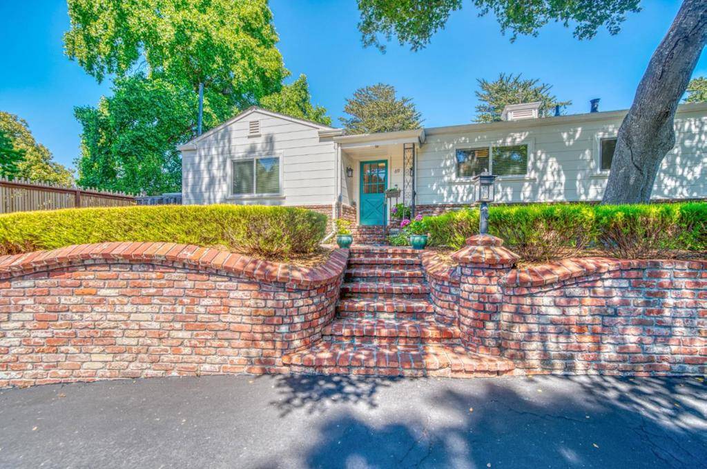 Santa Cruz, CA 95060,69 Hollins DR