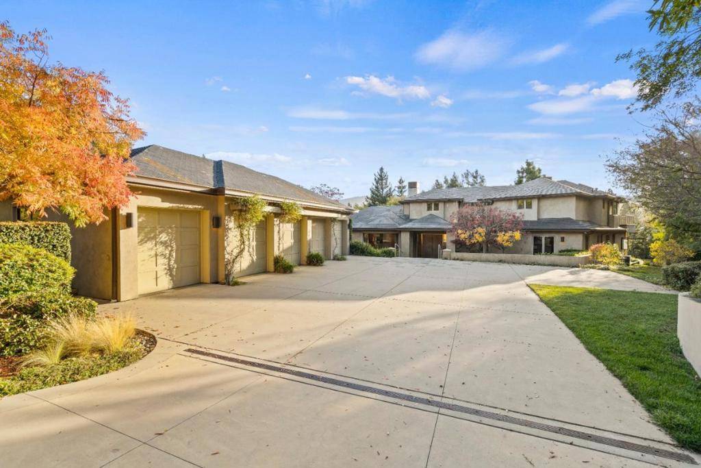 Los Altos Hills, CA 94022,26140 Rancho Manuella LN