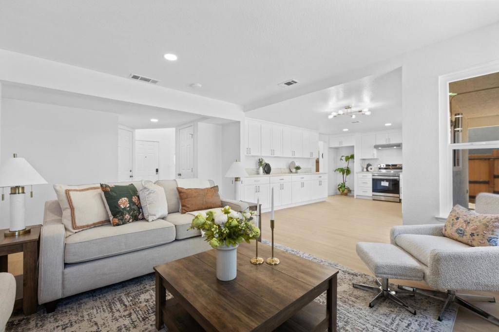 Sacramento, CA 95828,8647 Cord WAY