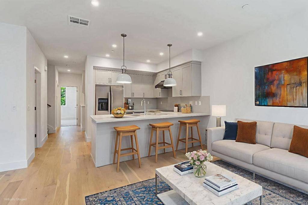 Palo Alto, CA 94303,2878 Josephine LN