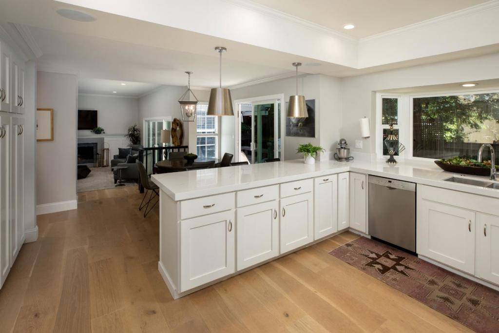 Redwood City, CA 94061,4 Woodleaf AVE