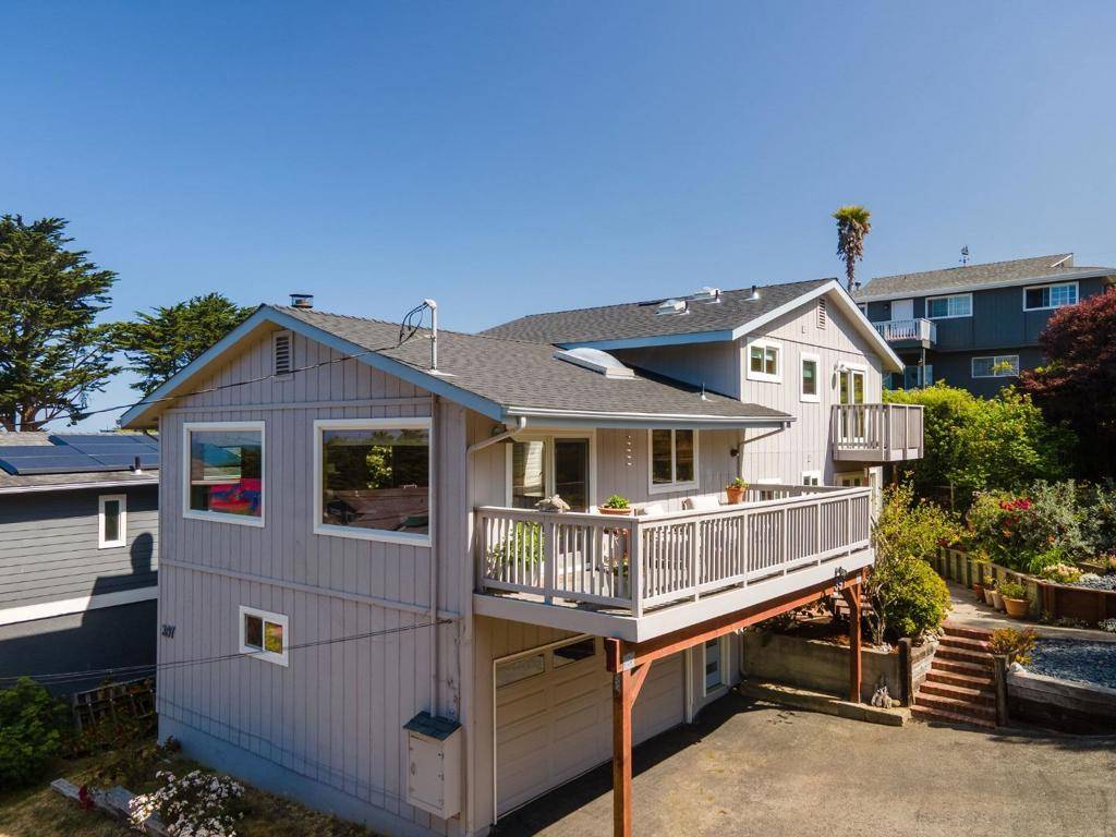 Montara, CA 94037,397 14th ST