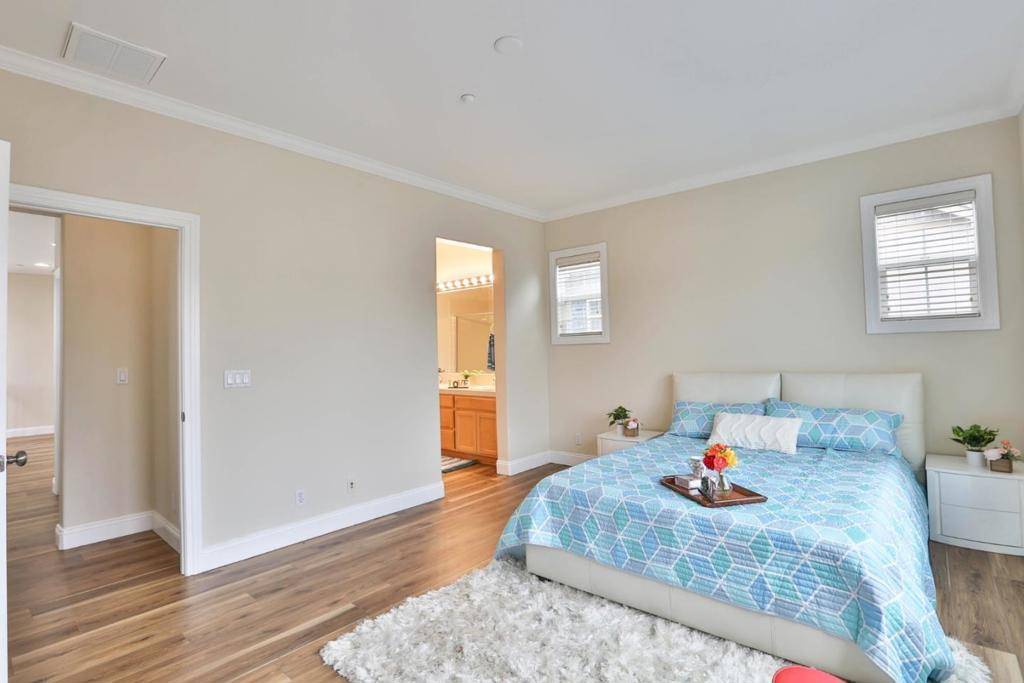 Sunnyvale, CA 94086,1051 W Iowa AVE