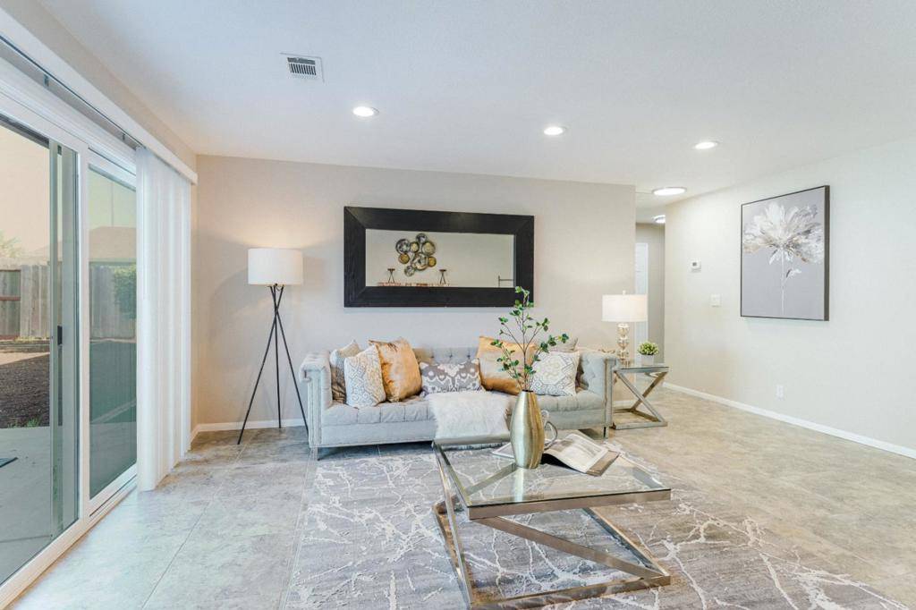 Hollister, CA 95023,881 Bonnie View DR