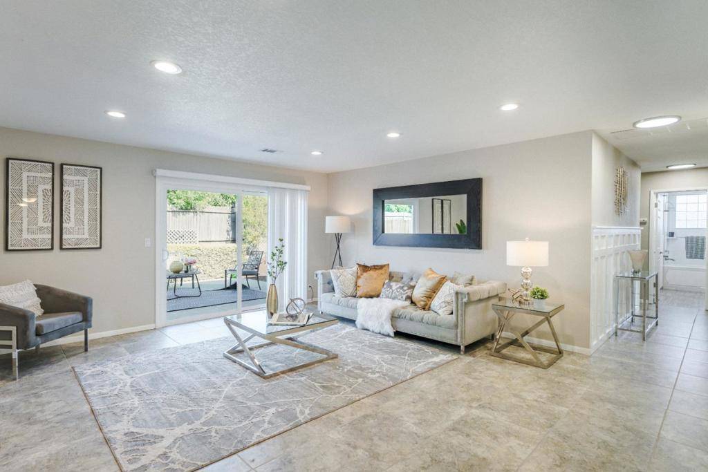 Hollister, CA 95023,881 Bonnie View DR