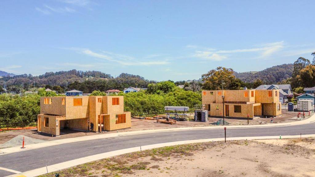 Half Moon Bay, CA 94019,577 Creekside CT