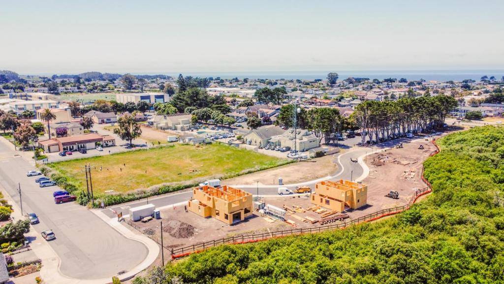 Half Moon Bay, CA 94019,577 Creekside CT
