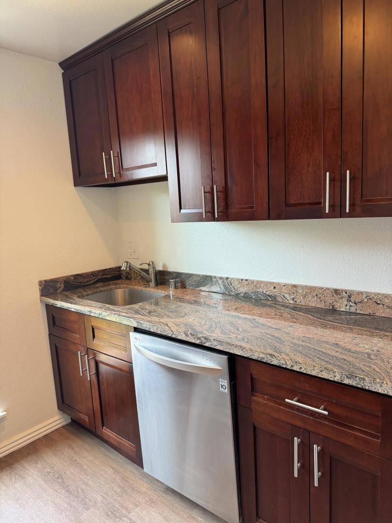East Palo Alto, CA 94303,480 E O'Keefe ST #302