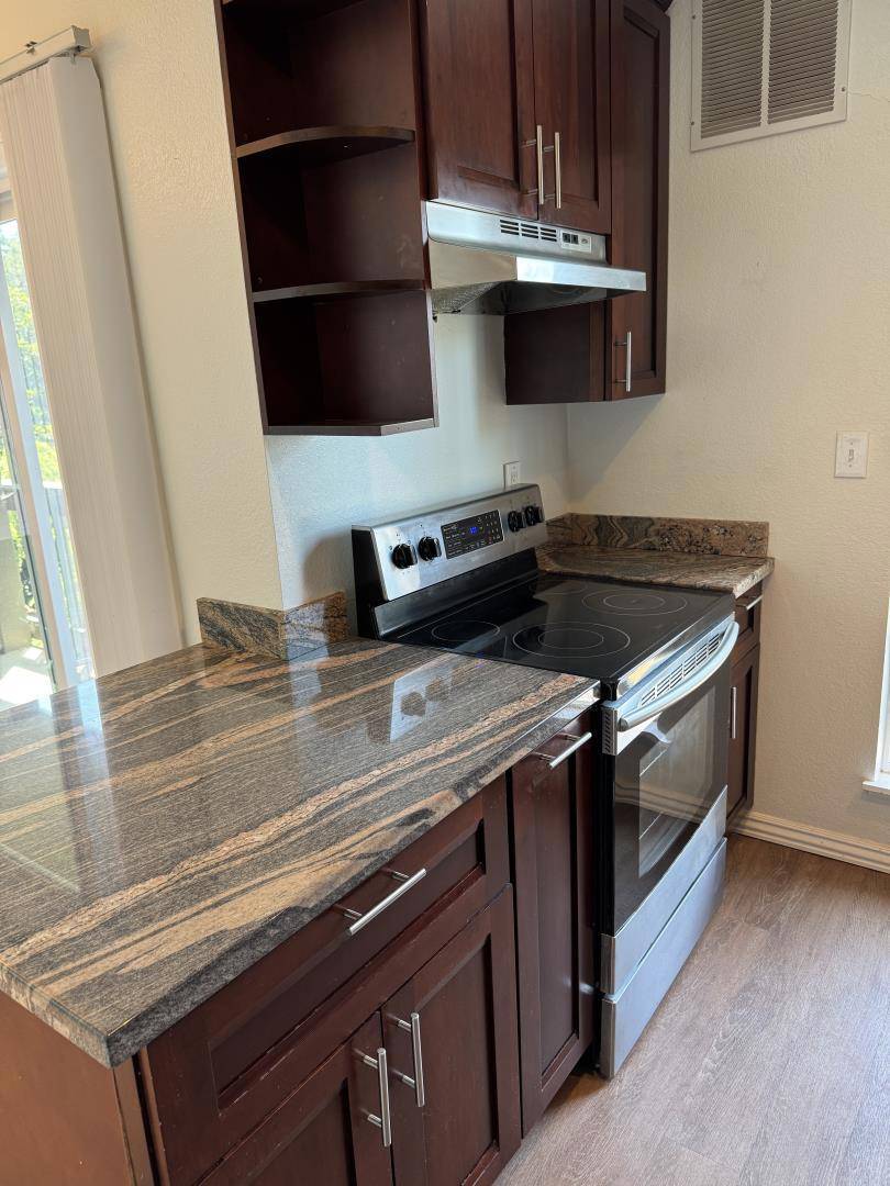 East Palo Alto, CA 94303,480 E O'Keefe ST #302