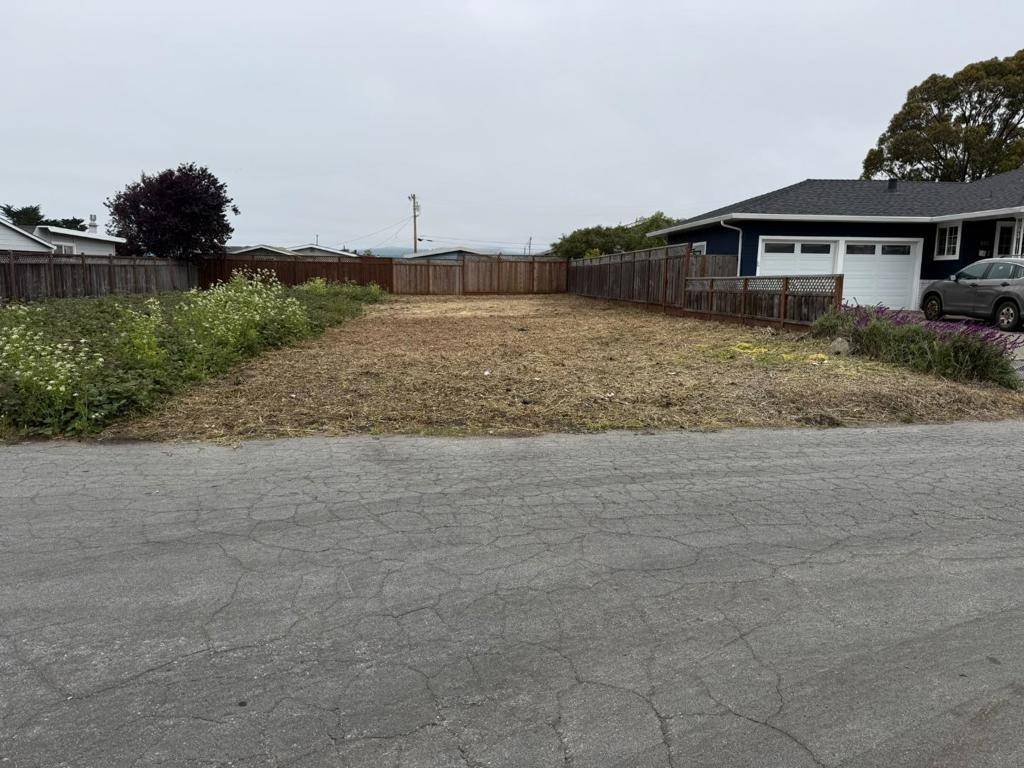 Half Moon Bay, CA 94019,0 Grove ST