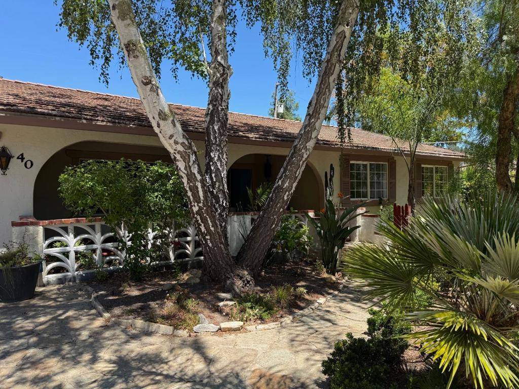 Scotts Valley, CA 95066,40 Cathy LN