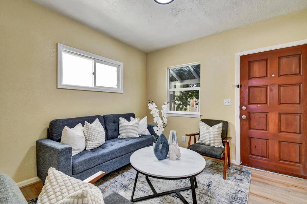 San Francisco, CA 94112,324 Holloway AVE