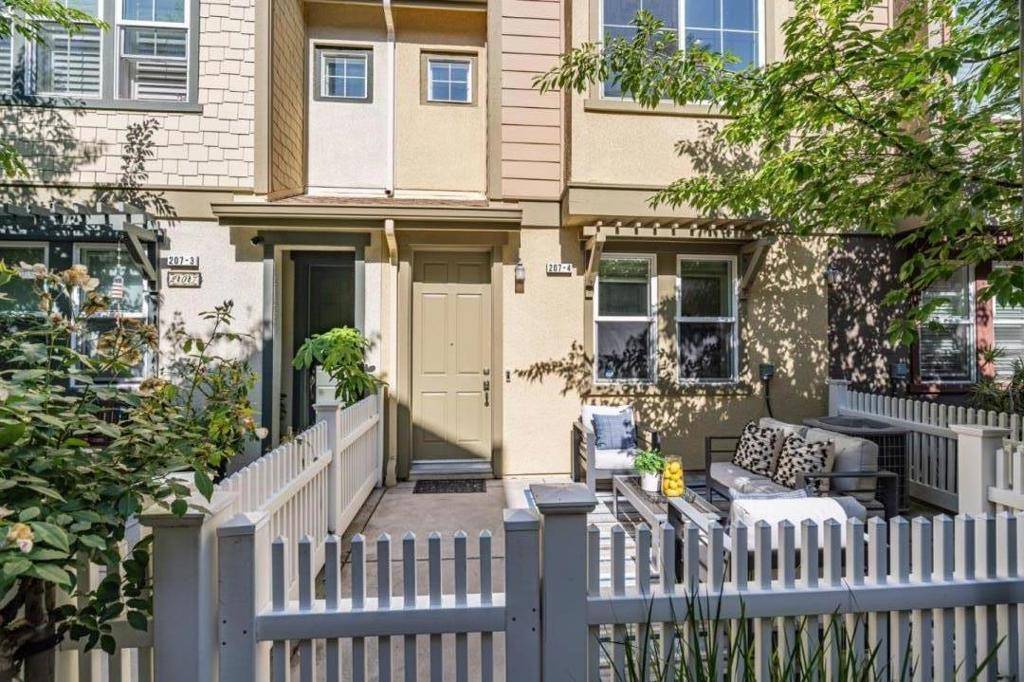 Sunnyvale, CA 94086,207 Peppermint Tree TER #4