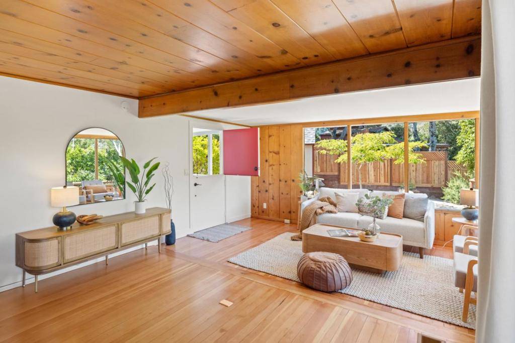 Carmel Valley, CA 93924,18 Upper CIR