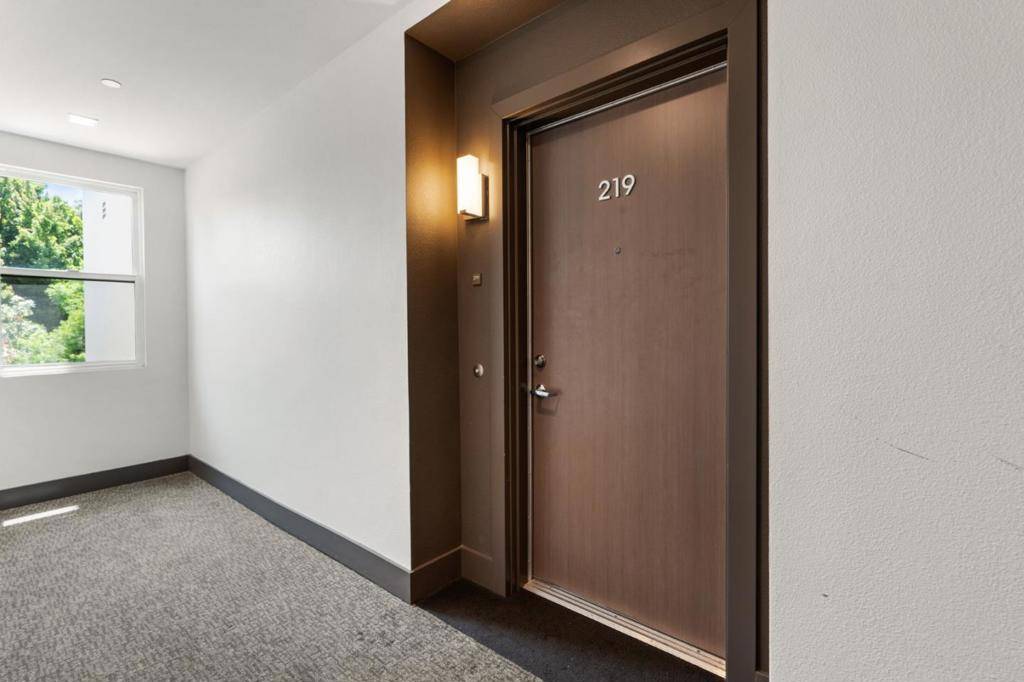 Mountain View, CA 94040,1101 W El Camino Real #219