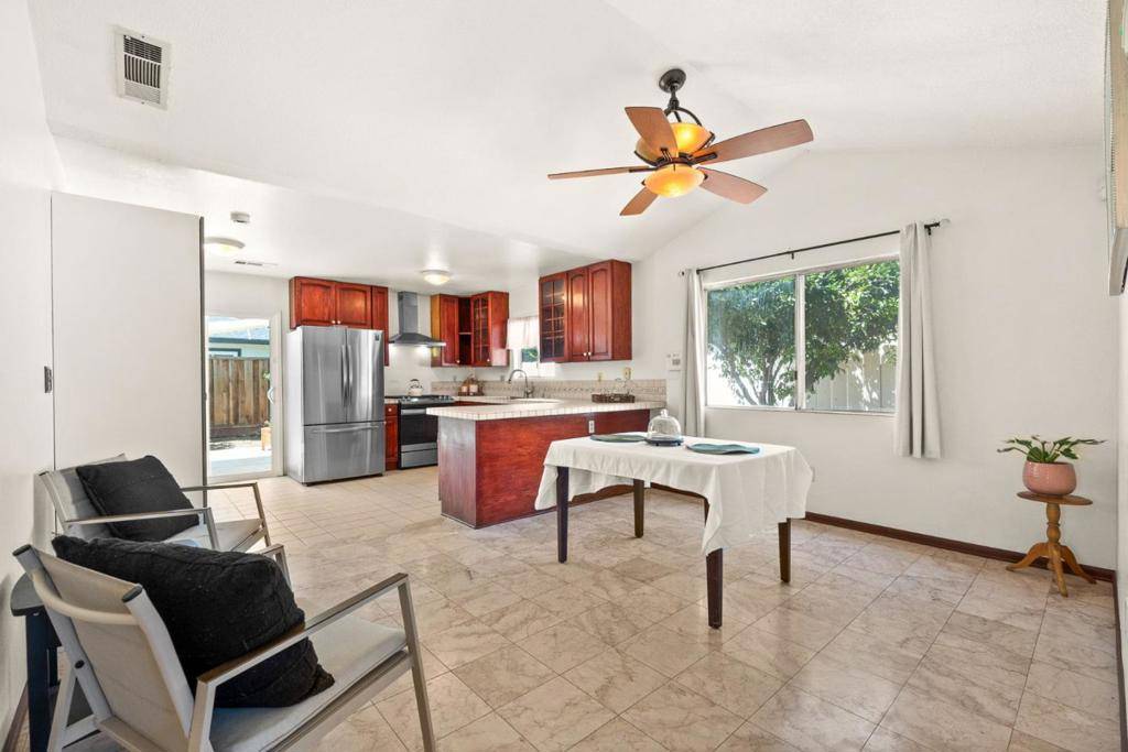 Manteca, CA 95336,1014 Croyden WAY