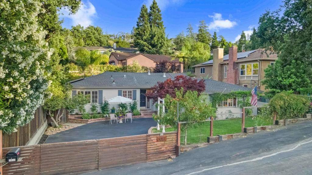 Redwood City, CA 94062,3037 Hopkins AVE