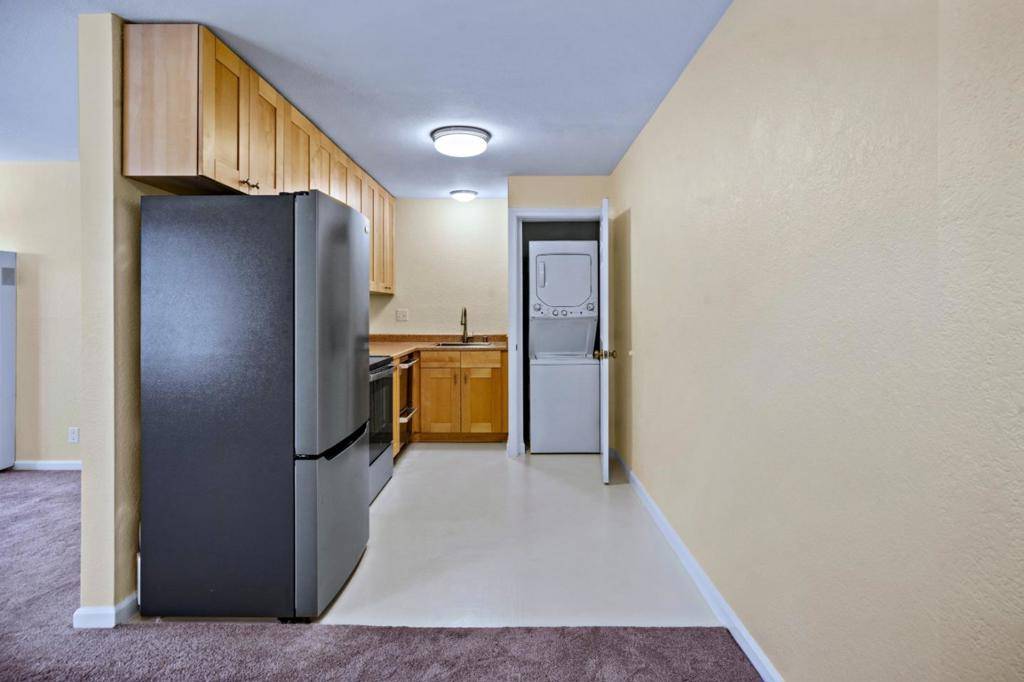 Monterey, CA 93940,820 Casanova AVE #75