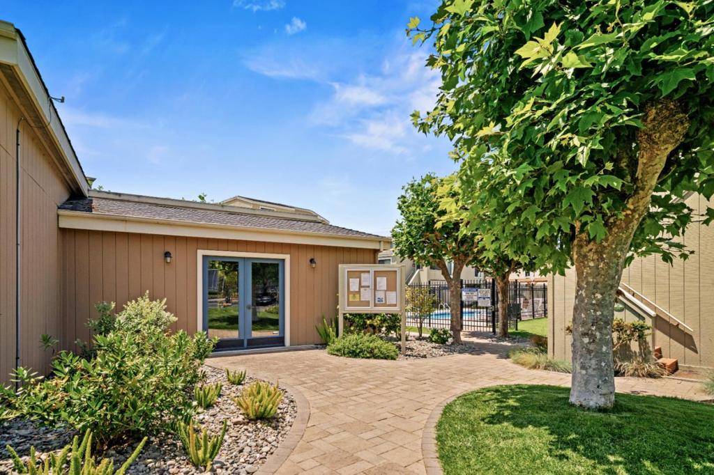 Monterey, CA 93940,820 Casanova AVE #75