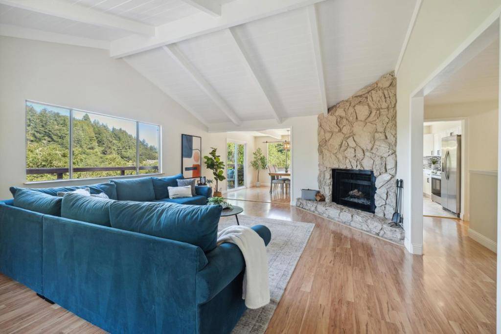 Scotts Valley, CA 95066,121 Blueberry DR