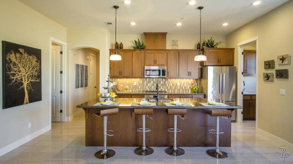Hollister, CA 95023,864 Carmelina CT #16-6