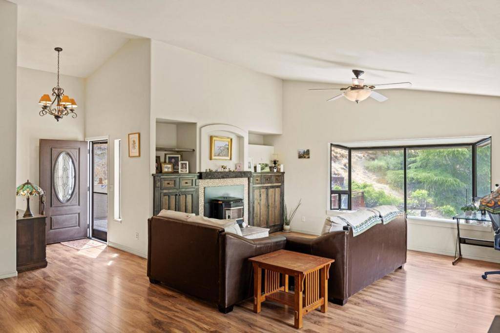 CA 93908,453 Corral De Tierra RD