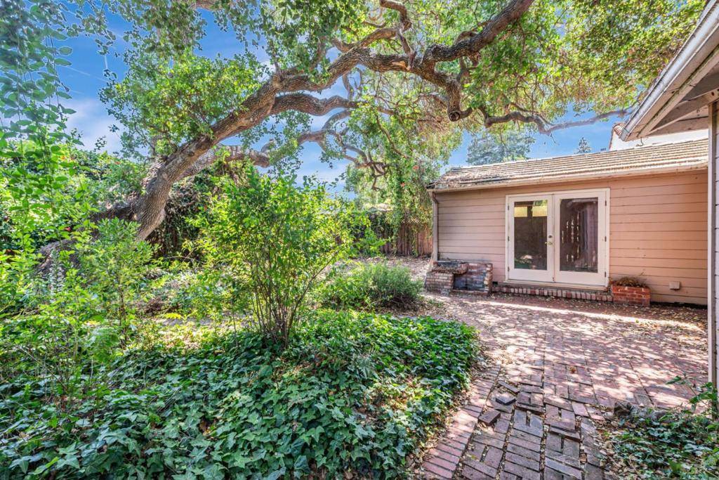 Menlo Park, CA 94025,1036 Almanor AVE