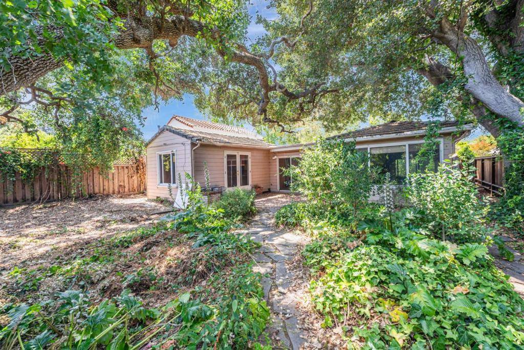 Menlo Park, CA 94025,1036 Almanor AVE