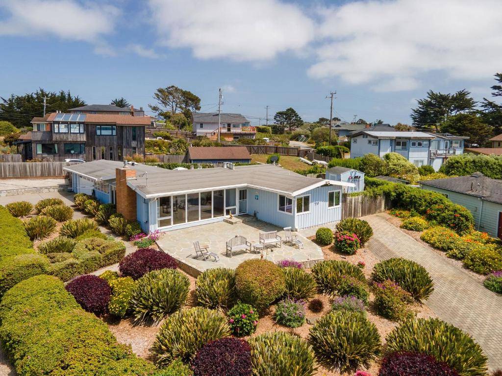 Moss Beach, CA 94038,816 Park AVE
