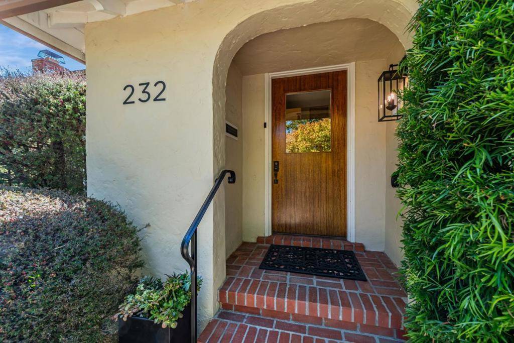 San Mateo, CA 94402,232 Castilian WAY
