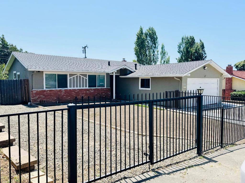 Vallejo, CA 94589,1209 Loyola WAY