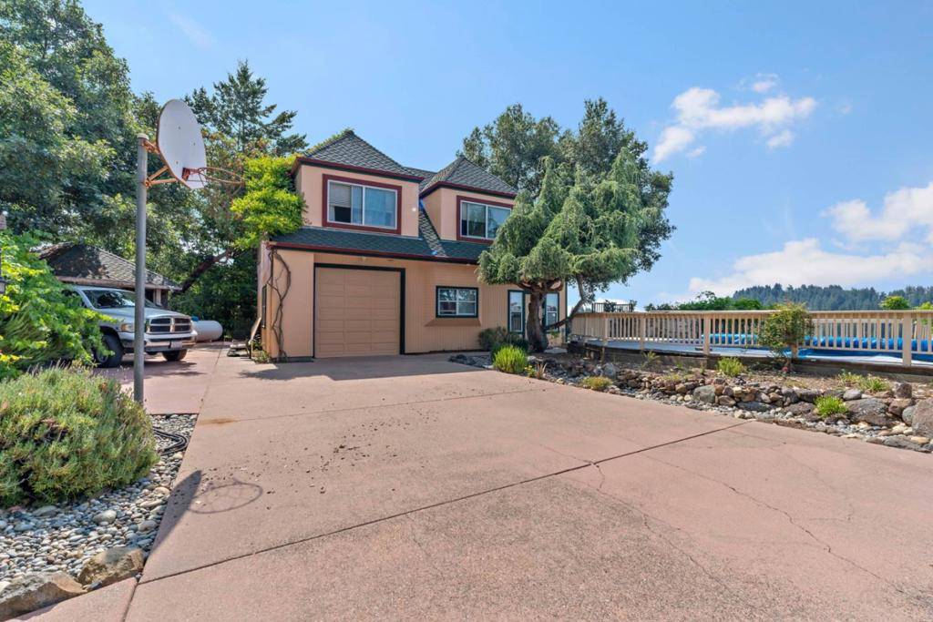 Scotts Valley, CA 95066,945 Eagle RD