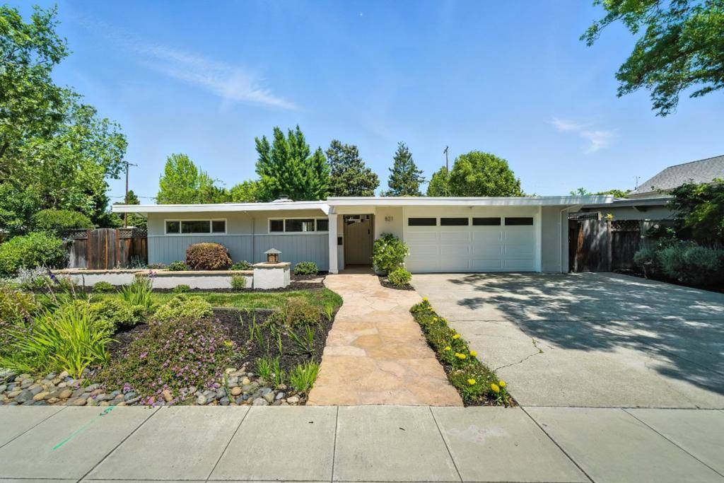 Palo Alto, CA 94303,821 E Meadow DR