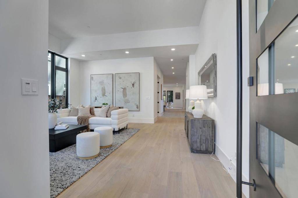 Menlo Park, CA 94025,546 9th AVE