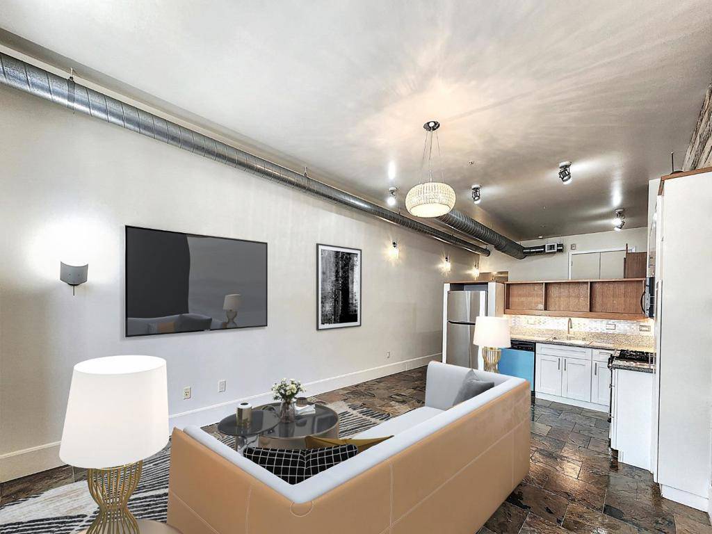 San Jose, CA 95128,334 Santana ROW #247